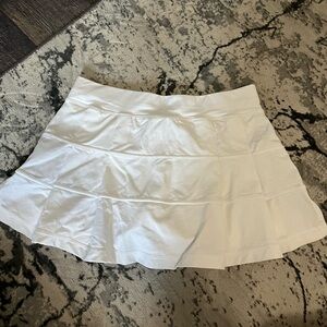 Sofibella white tennis skirt